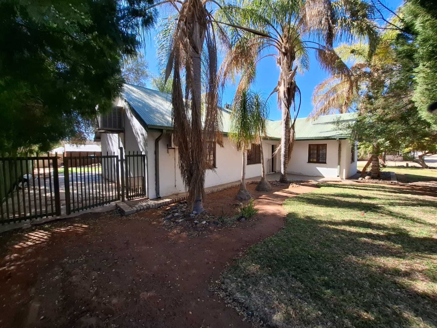 3 Bedroom Property for Sale in Keimoes Northern Cape